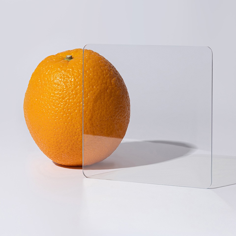 прозрачное стекло